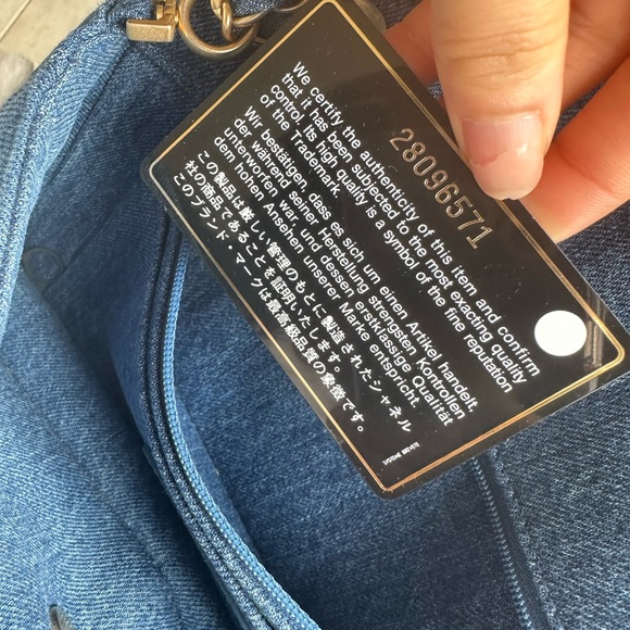 [SOLD] CHANEL medium shearling denim hieroglyph fap bag *rare* - Picture 5 of 8